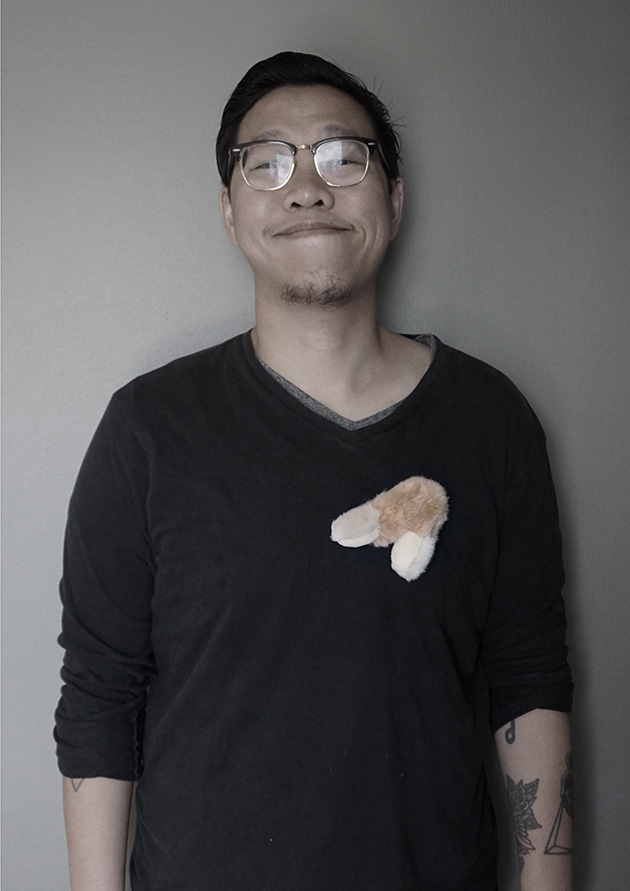 Panjapol Kulpapangkorn wearing "lovingly Murdered" pendat, location - Bangkok